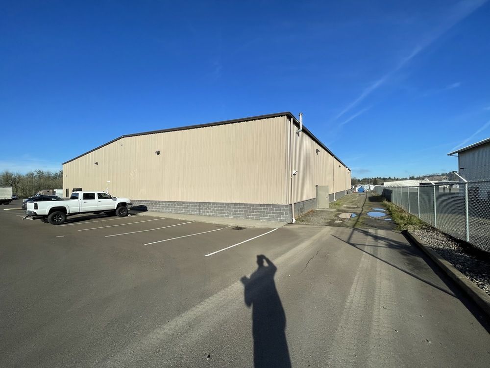 Class A Industrial: 3543 Steelhead Run Drive NE, Suite A, Albany, OR 97321